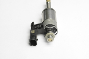  Fuel injector 