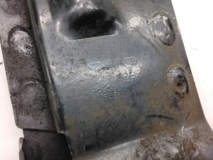 VOLVO V60 (2010–2018) Radiator bracket 31261932 - 4