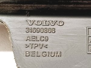 VOLVO V60 (2018–2026) Mud flap 31690808 - 3