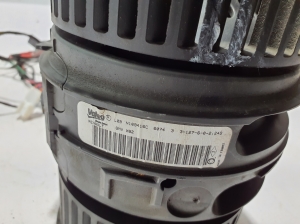 Opel Vivaro B (2014–2019) Salongi puhuri mootor 272109961R - 3
