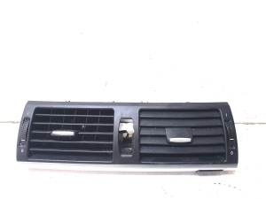 Grille de ventilation d’habitacle - 716180104