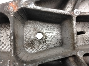 VOLVO XC60 (2008–2017) Tagumine õõtshoob 31317603 - 2