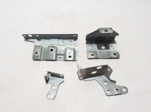 Front fender bracket - 631421960R