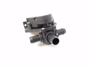 Mercedes Benz B-Class 242 (2013–2019) Klimaschlauch Ventil A2425060064 - 2