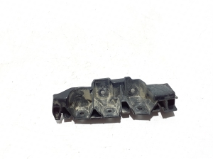 Front bumper bracket - 622221846R