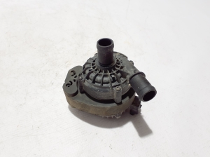Auxiliary water pump - 210102881R