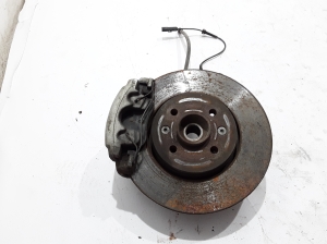 Front wheel hub - 400157032R