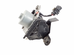 Mercedes Benz B-Class 242 (2013–2019) Vaakumpump A2424300632 - 3