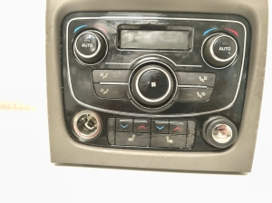 Jaguar XJ (2009–2026) Heater control panel AW9318D687CE - 4