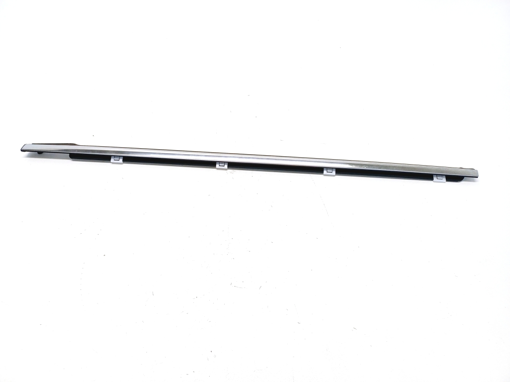 Kia Sportage (2016–2021) Rear side door outer window molding