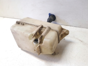 VOLVO V70 I (1997–2000) Front washer fluid reservoir 9169608 - 3