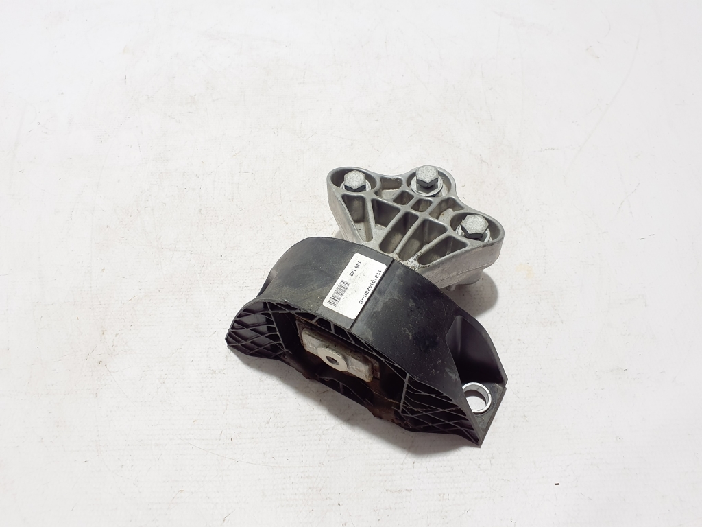 RENAULT Kangoo III (2021–2026) Engine bracket 112325413R RENAULT Kangoo III (2021–2026) Engine bracket 112325413R