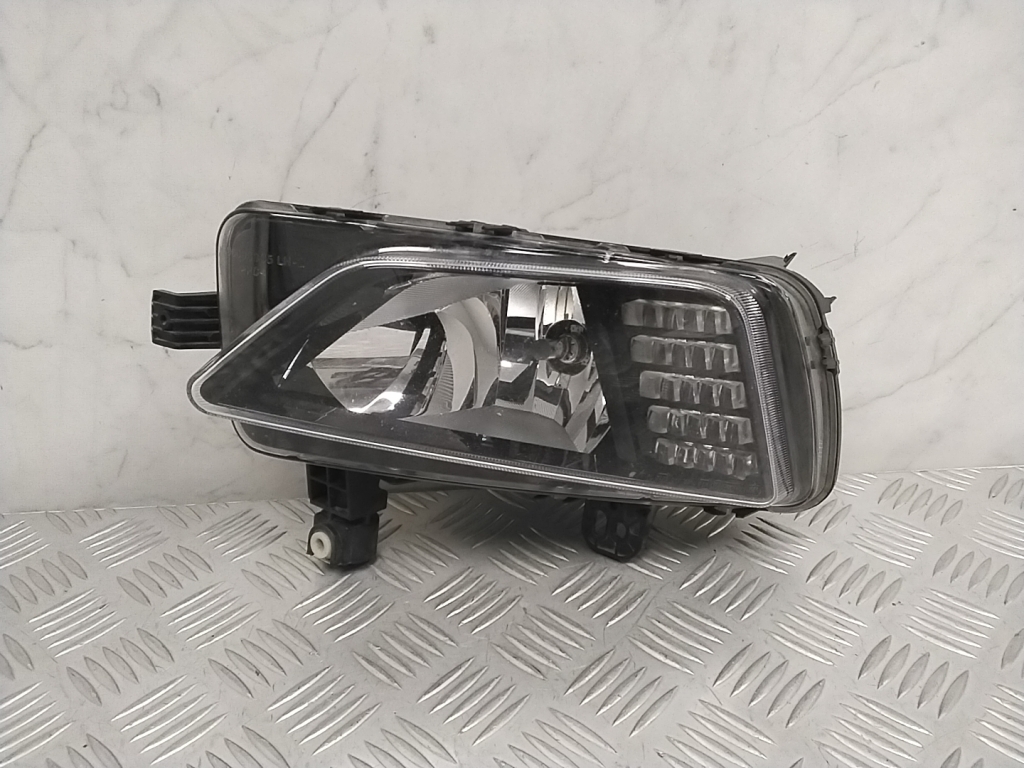 Volkswagen Polo VI (2017–2026) Front-Nebelscheinwerfer 2G0941661A Volkswagen Polo VI (2017–2026) Front-Nebelscheinwerfer 2G0941661A