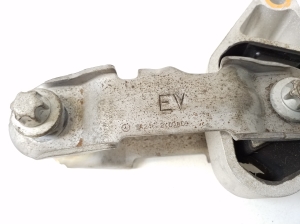 Mercedes Benz B-Class 242 (2013–2019) Engine mount A2462400809 - 2