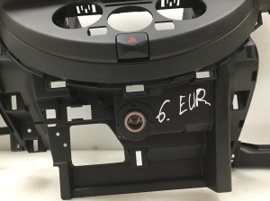 NISSAN Note E11 (2005–2014) Dashboard and its parts 682009U100 - 2
