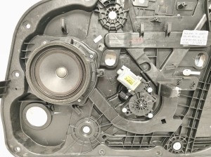 Hyundai i30 (2011–2017) Priekšējo durvju logu pacēlājs un tā daļas 82480A6220 - 5