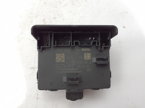   Tagumise küljeukse juhtplokk  - 85E959395A 