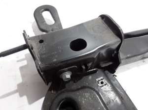 RENAULT Kangoo III (2021–2026) Esimese põiktala osa radiaatorite all 625301277R - 5