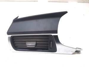 Dashboard air vent grilles - 4G1820901