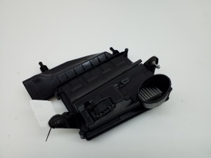 Mercedes Benz E-Class W211 (2002–2009) Luftfiltergehäuse A6420901901 - 3