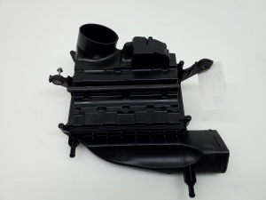 Mercedes Benz E-Class W211 (2002–2009) Luftfiltergehäuse A6420901901 - 4