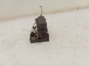 Dacia Duster (2010–2017) Rear side door lock 825029556R - 4