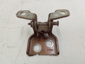 Dacia Duster (2010–2017) Rear side door lower hinge 26R - 3