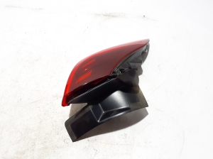 AUDI A5 (2016–2026) Eckleuchte hinten 8B3945069 - 4