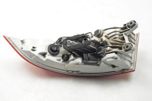 Jaguar XE (2015–2026) Hintere Eckleuchte und ihre Teile 19733701 - 6
