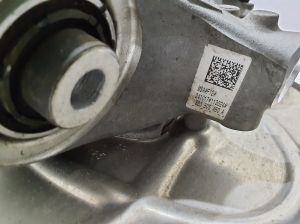 AUDI A5 (2016–2026) Tagumine rumm 8B3505432G - 2