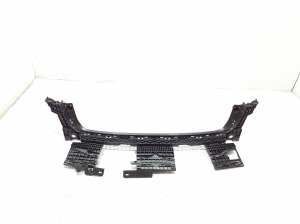 Rear bumper bracket - 8B3807385