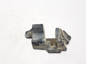 Aizmugurējā bampera kronšteins - 791828549R