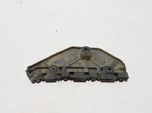 Aizmugurējā bampera kronšteins - 850448325R