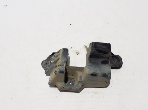 Aizmugurējā bampera kronšteins - 850425283R