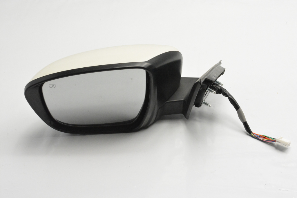 Used NISSAN XTrail Side mirror and its details
