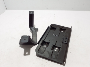 AUDI A5 (2016–2026) Batteriehalter 8B3915514B - 4