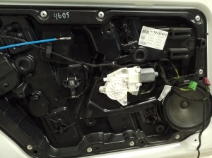 Mercedes Benz A-Class 176 (2012–2018) Front door and its parts - 4