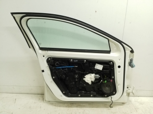 Mercedes Benz A-Class 176 (2012–2018) Front door and its parts - 6