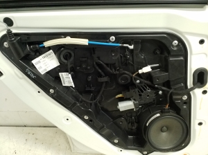Mercedes Benz A-Class 176 (2012–2018) Rear side doors and their parts - 4