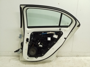 Mercedes Benz A-Class 176 (2012–2018) Rear side doors and their parts - 3