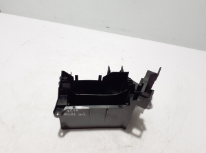 Other bracket - 8B3907816