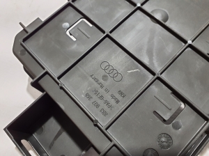 AUDI A5 (2016–2026) Sonstiger Halter 8B3907368 - 2