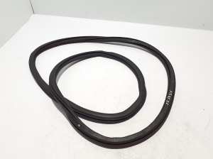   Tagumise küljeukse tihend uksel  - 8B5833721A 