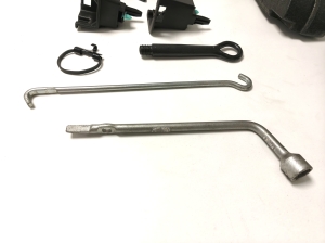 TOYOTA Prius W50 (2015–2020) Jack 6499747050 - 6