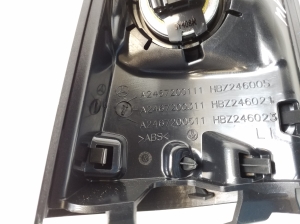 Mercedes Benz B-Class 242 (2013–2019) Esiukse muu osa A2467200111 - 3