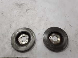 AUDI A5 (2016–2026) Tagumine piduriketas 8W0615601H - 3