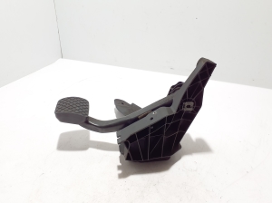 AUDI A5 (2016–2026) Piduripedaal 8B1723140 - 3