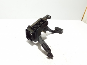 AUDI A5 (2016–2026) Piduripedaal 8B1723140 - 4