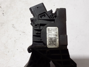 AUDI A5 (2016–2026) Gaspedal 8W1723523B - 2
