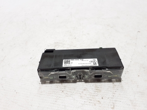 USB port - 4N1035700